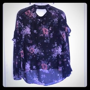 Floral long sleeves blouse.